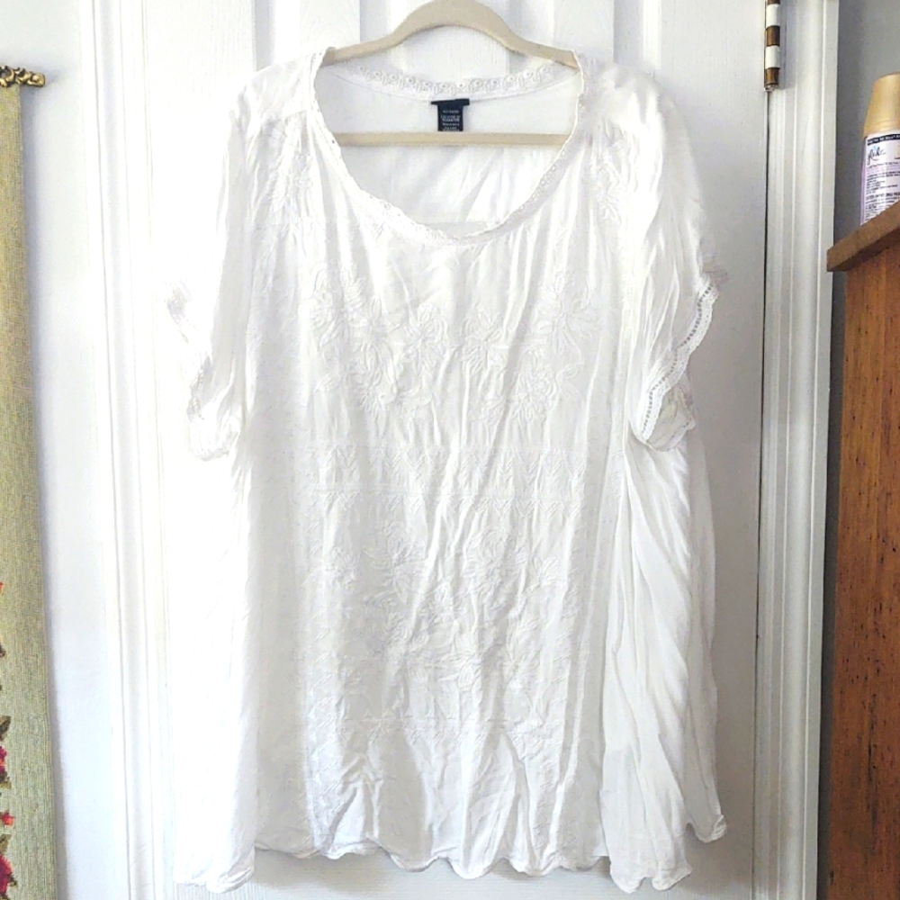 Torrid 3 Beautiful White Embroidered Rayon Top